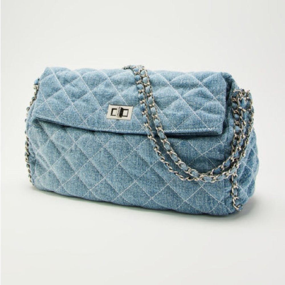 NWT Denim Chained Shoulder Quilted Purse - Picture 7 of 8